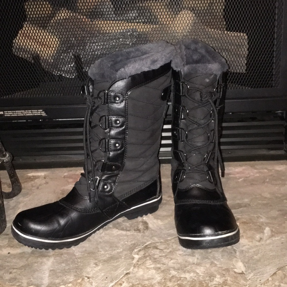 Black Winter Duck Boots